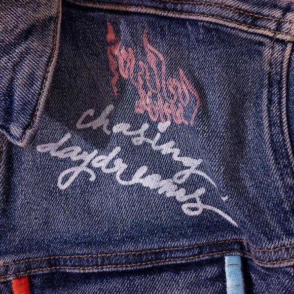 Colourful Graffiti Guess Denim Streetwear Jacket - Picture 6 of 15